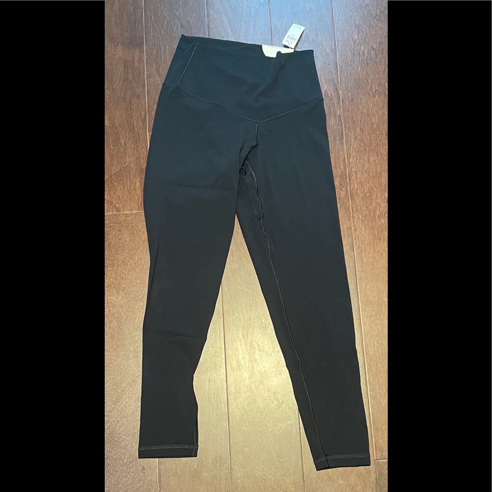 NWT—-American Eagle Medium Black Leggings!!! 🦅 🇺🇸